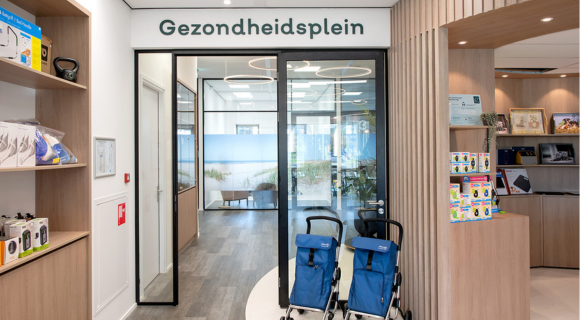 Het Gezondheidsplein gezien vanaf de Omringwinkel in Hoorn